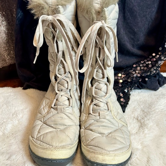 White Quilted Waterproof Winter Tall Boots Lace Up Fur Trim - Picture 8 of 14